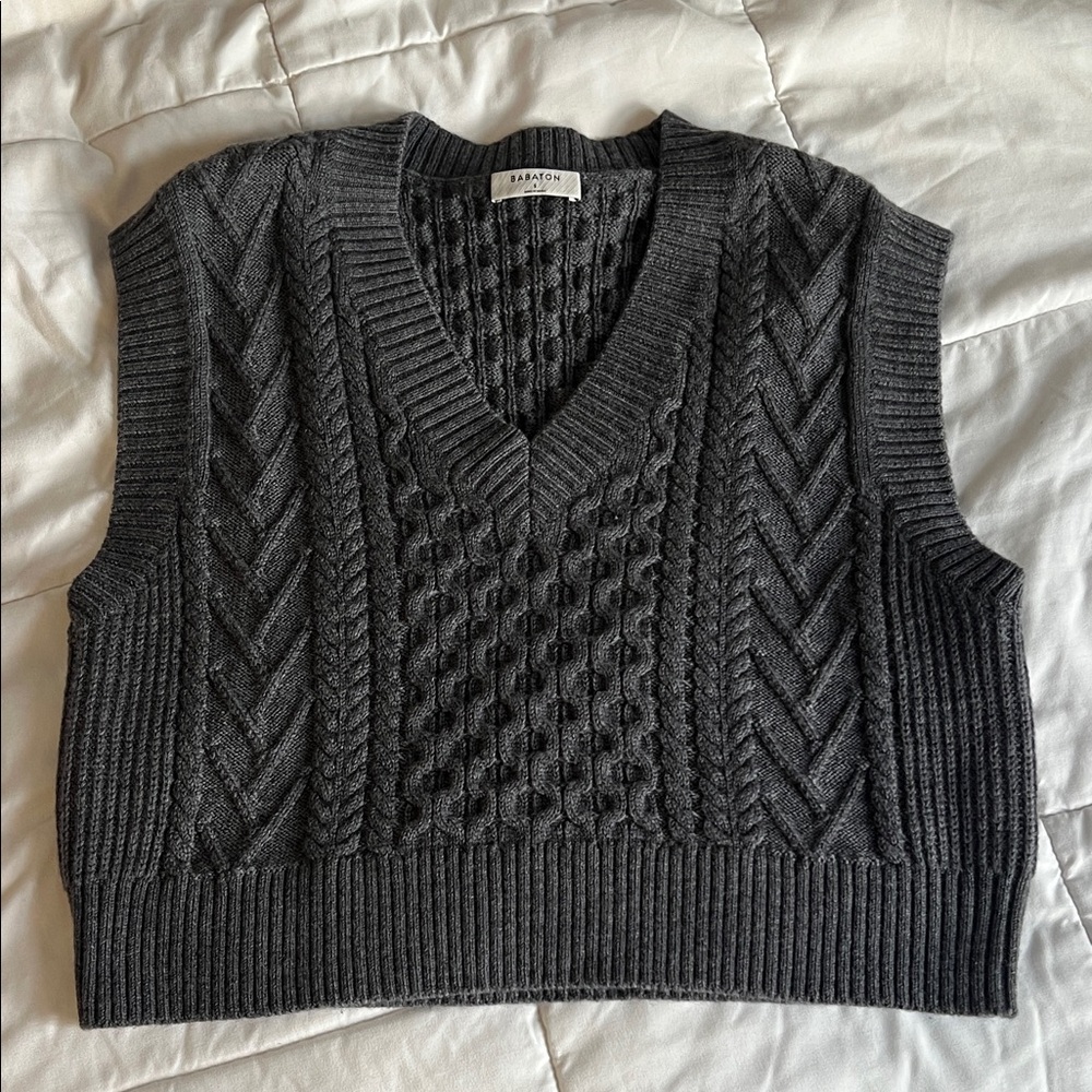 Babaton Charcoal Cable-Knit V-Neck Sweater Vest size small